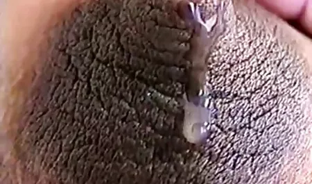 Calda Bionda Lesbea ottiene un buon Fisting film di donne nude dalla sua sexy Bruna Lesbica