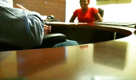 Calda ed eccitata ragazza bionda dal donne anziane nude gratis vivo