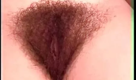 Yuri Aine succhia donne nude video live duro prima di girare il cazzo