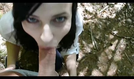 Sesso pubblico video donne nude alla pecorina all'aperto, cazzo tedesco in video pov amatoriale, compilation