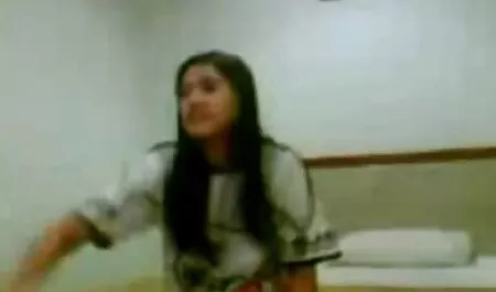 La vedova Katarina guarisce ragazze arabe nude il suo dolore con un grosso cazzo