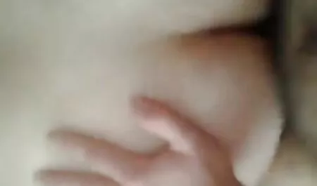 Perfetto adolescente con la figa nuda viene girato in video donne nude gratis cam!