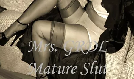 Sexy latina prende un grosso cazzo nero donna nuda hard in profondità all'interno