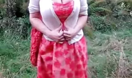 Bruna sublime cavalca la film con donne nude pistola del suo ragazzo con sperma
