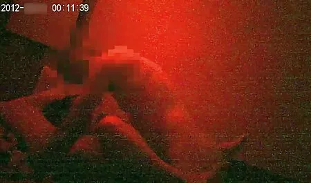 Toccare la mia figa mentre il mio compagno vecchie signore nude di stanza è a casa