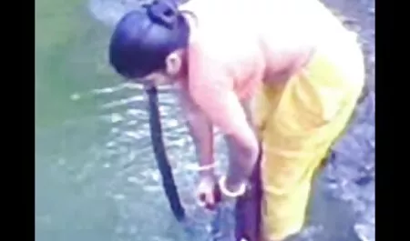 CUM4K lo sperma scorre dalla figlia dopo gli orgasmi multipli del suo genitore che si è video gratis nude congratulata per la Festa del papà