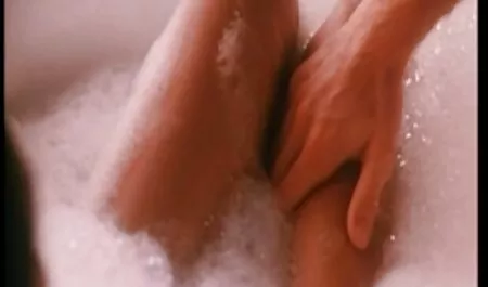 Rukia Mochizuki in abito viola nonne nude gratis ottiene sborrata in faccia