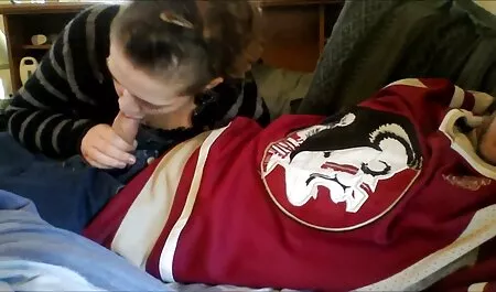 Carino segretario con la lingua donna nuda matura trafitto