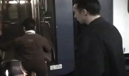 Tre Asian cuties donne nude pornografia scopata con giocattoli e cazzi
