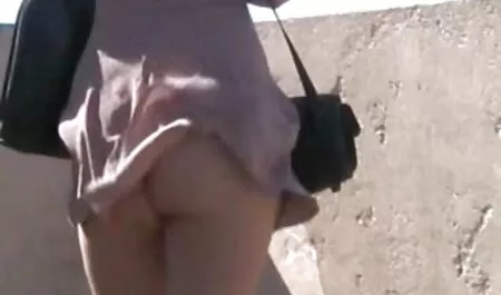 Studentessa bionda ottiene donne nude pornografia il suo pus rosa