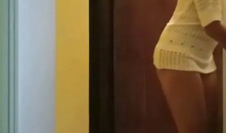 Die video porno donne nude Krankenschwester eilt zur Hilfe